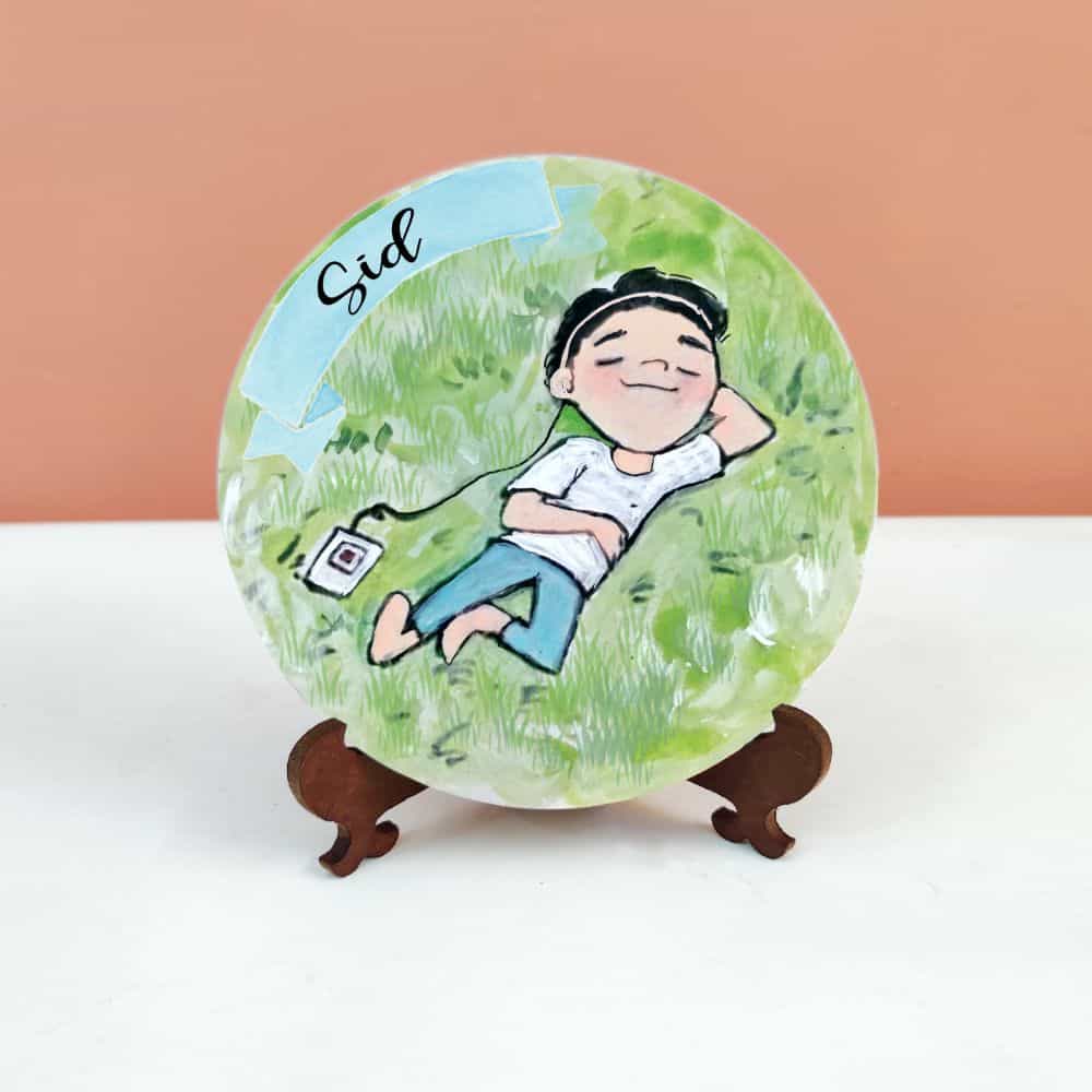 Handpainted Character Table Art - Chilling Boy - rangreli